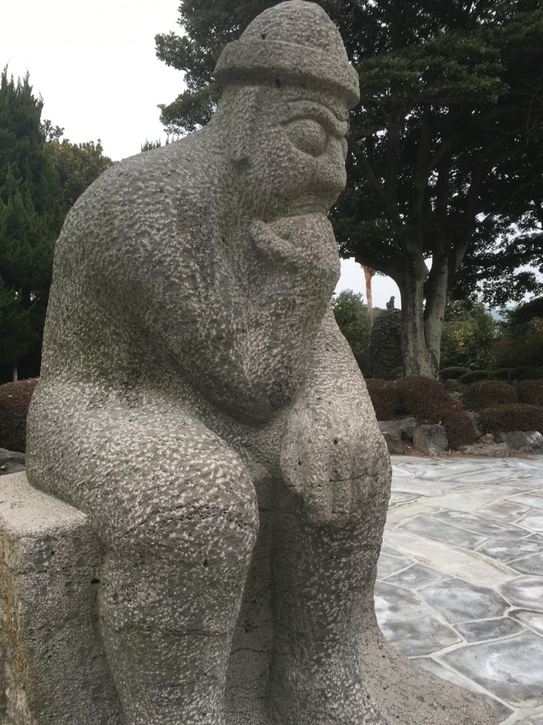 thinking_man_jeju_island_korea_statue-1379434.jpg!d