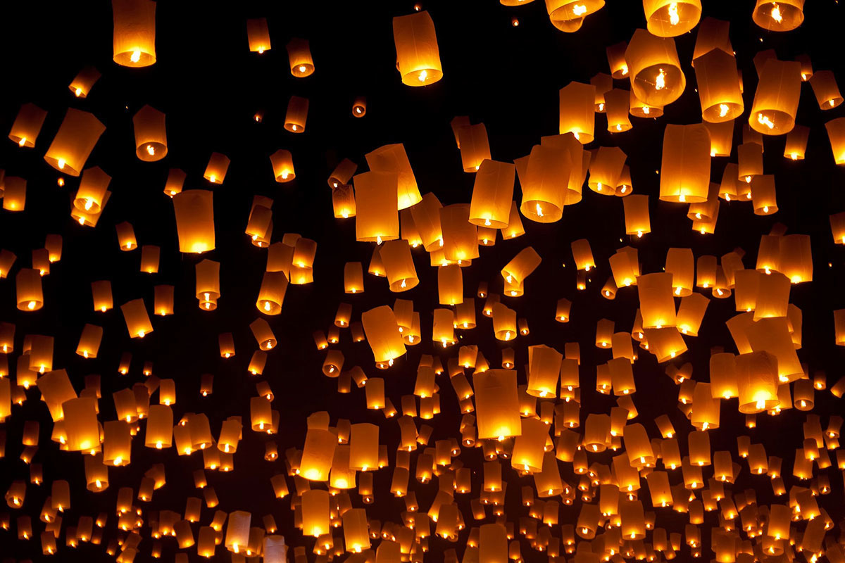 Flying-lanterns-yee-peng-festival-1200x800