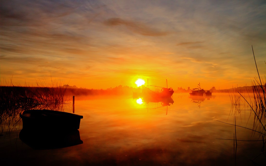 Sobre_los_humedales_cada_amanecer_es_unico